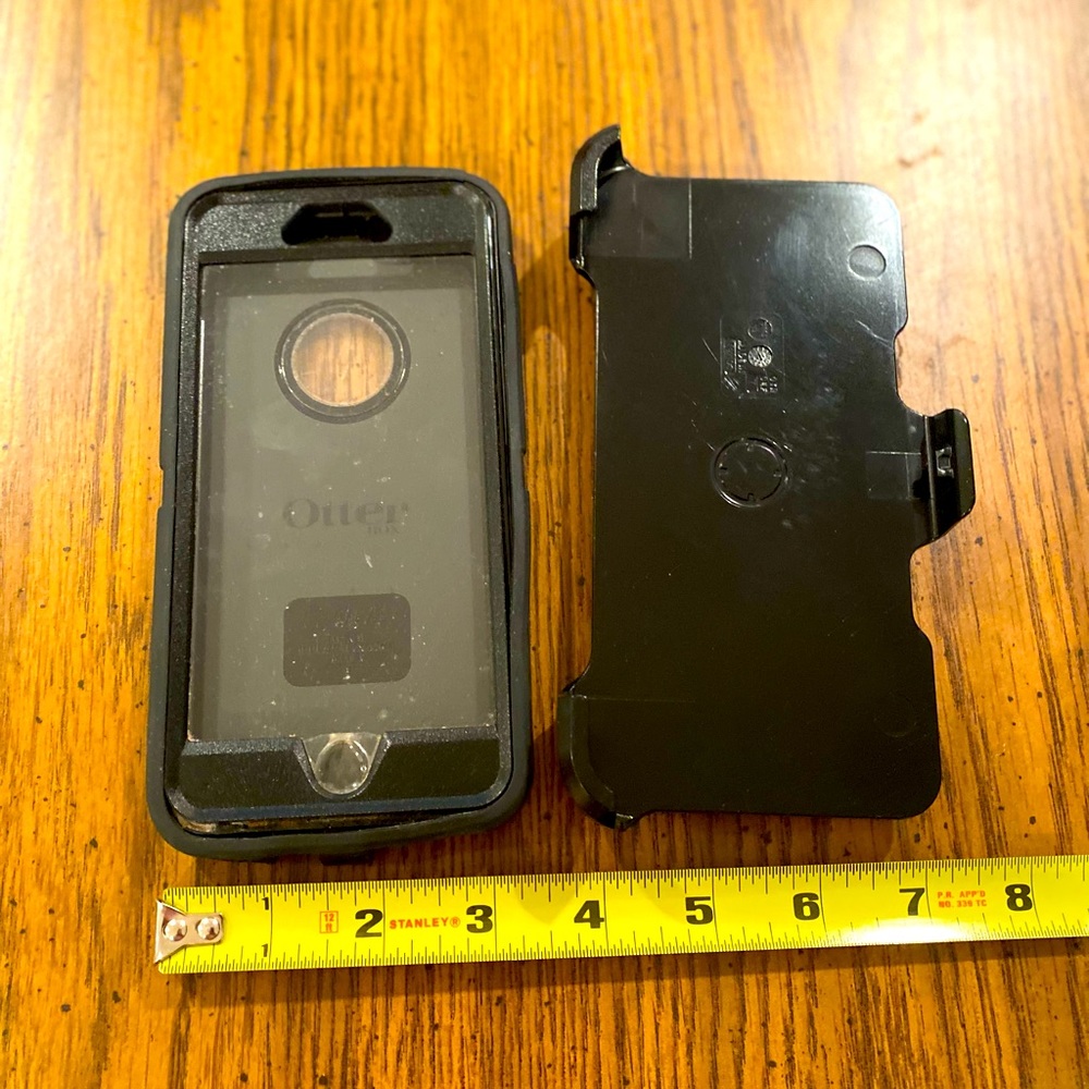 OtterBox iPhone 9 Case & Belt Clip
